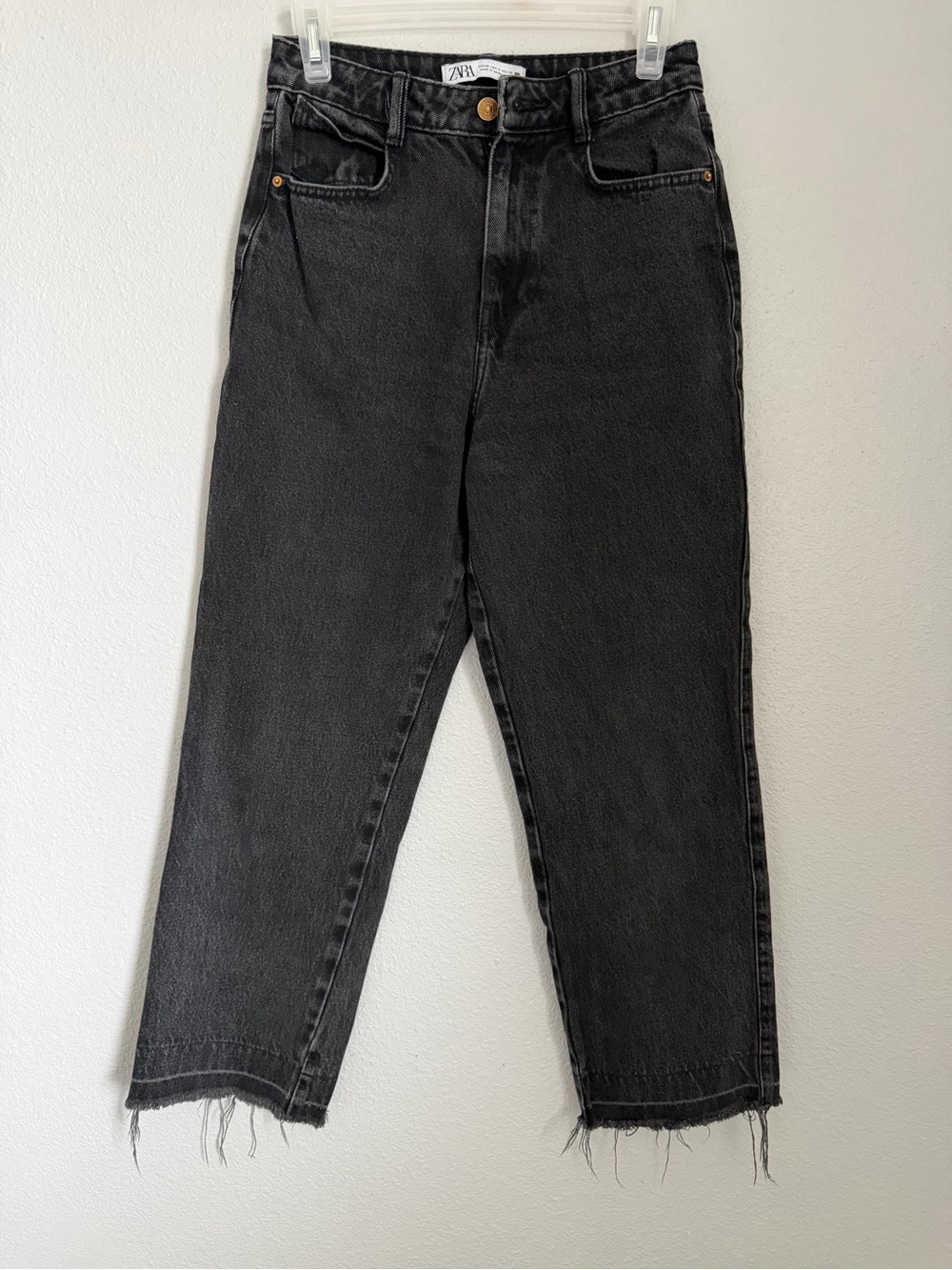 Zara Z1975 High Waisted Straight Leg Jeans Black Raw Hem Women’s Size 4 / 26